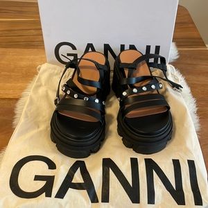 Size 38 US 8 (or 9?) ?? Gianni black leather jeweled platform sandals. NIB.